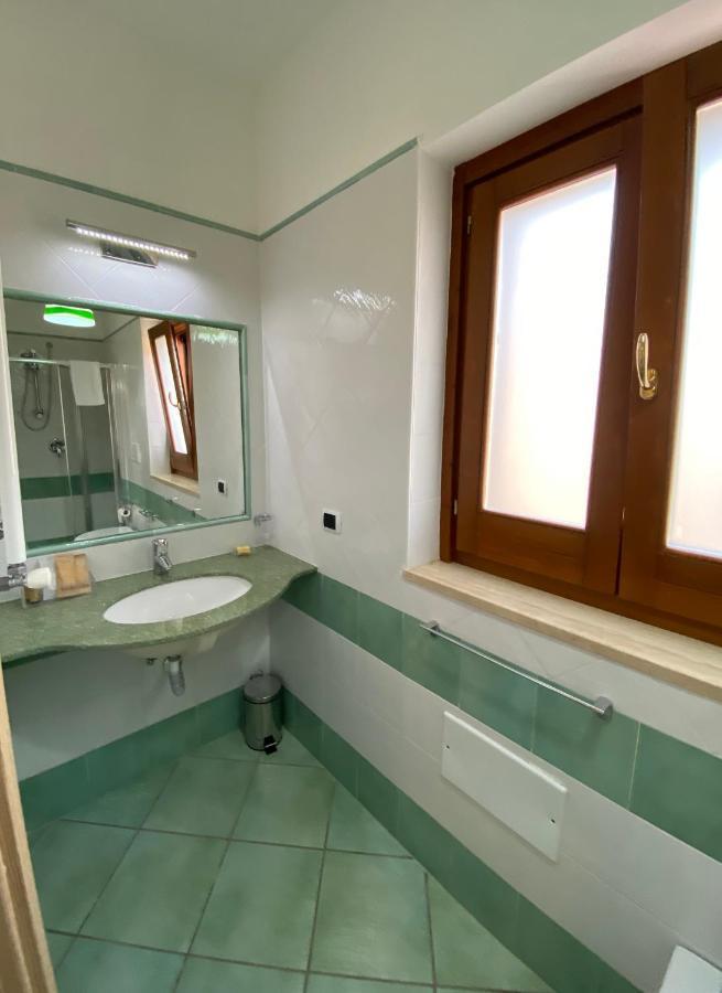 Ganimede Apartament Sperlonga Exterior foto