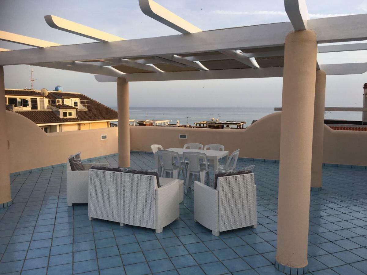 Ganimede Apartament Sperlonga Exterior foto