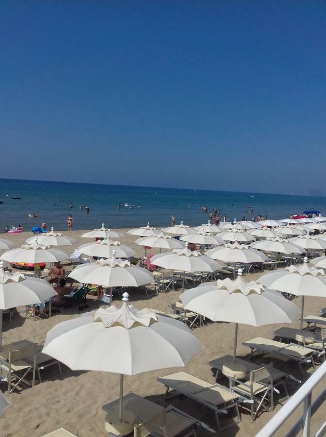 Ganimede Apartament Sperlonga Exterior foto