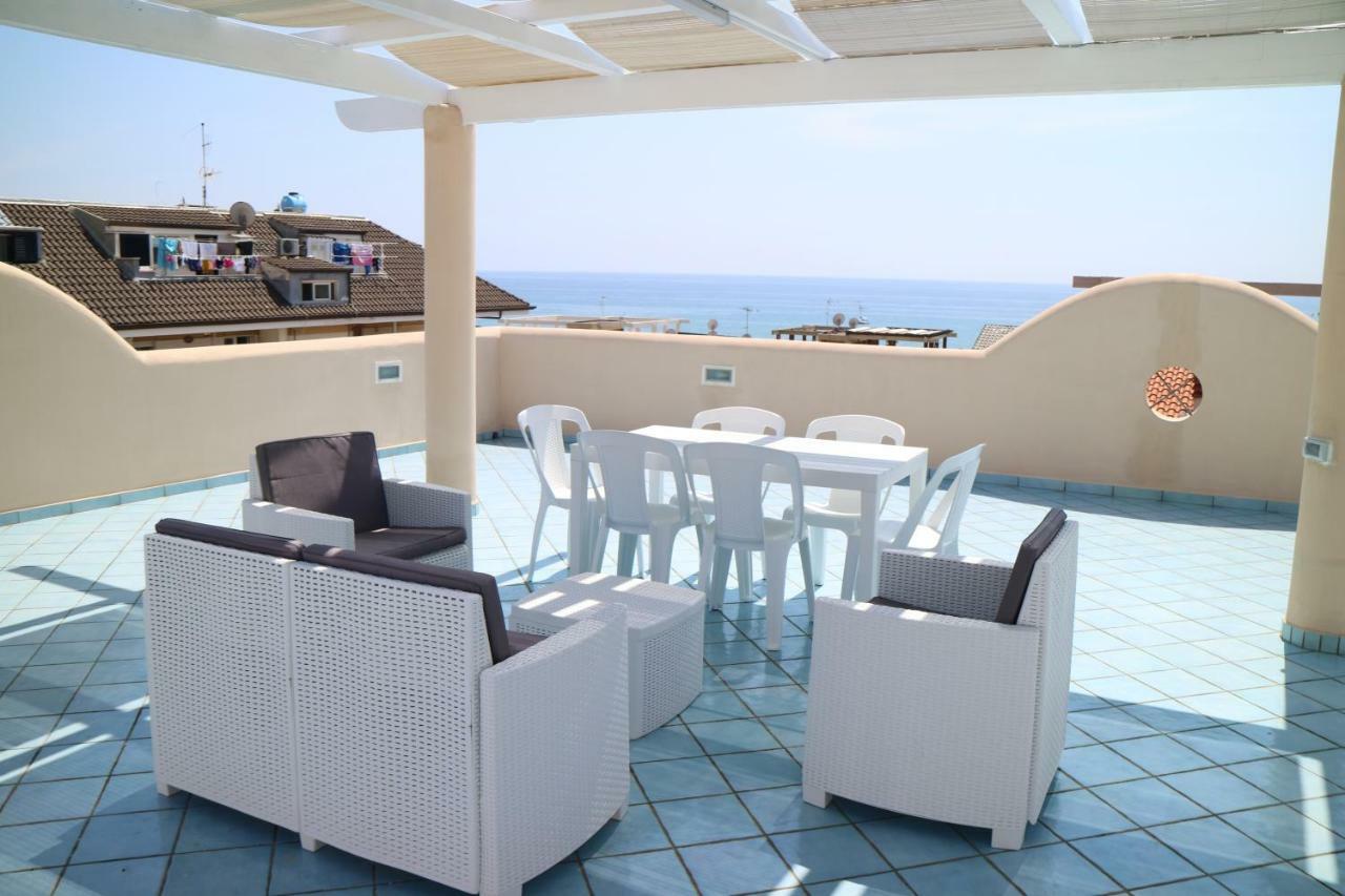 Ganimede Apartament Sperlonga Exterior foto